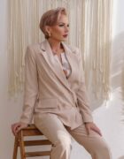 Beige galléros aranygombos, duplasoros blézer "Rustica" - Image 9