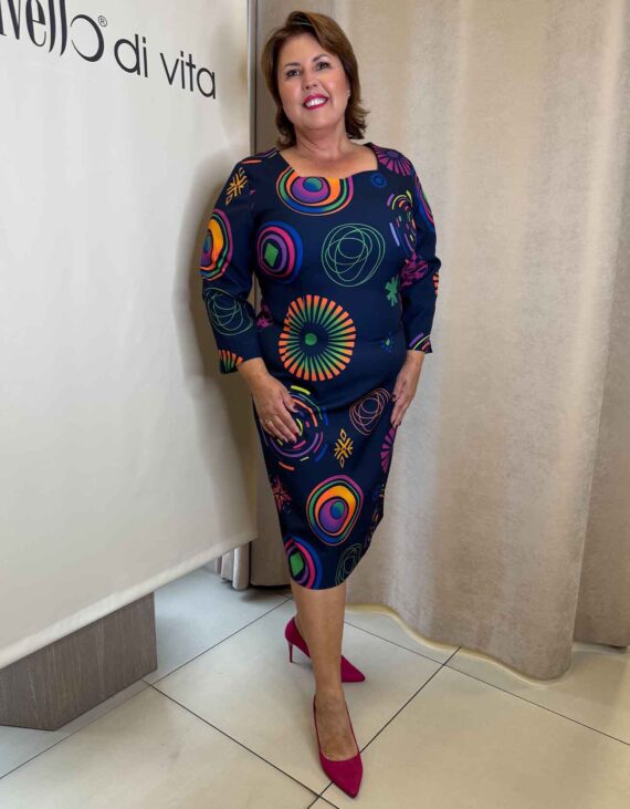 Színes mintás ruha