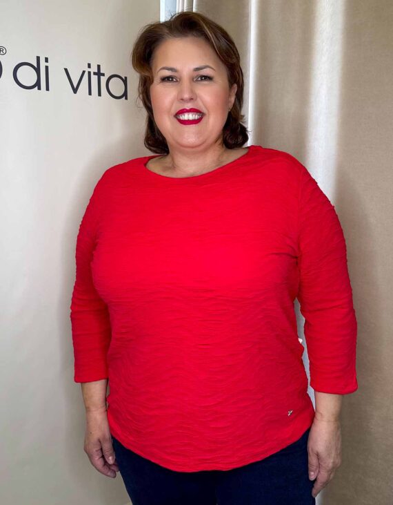 Piros 3/4-es ujjú felső, ujjánál dekorral "Német"